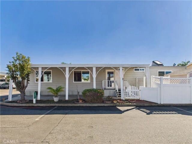 20701 Beach 285, Huntington Beach, CA 92648