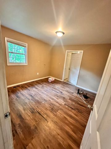 862 W Madison St, Pulaski, TN 38478
