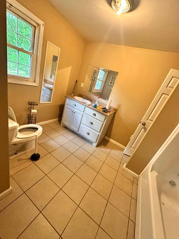 862 W Madison St, Pulaski, TN 38478