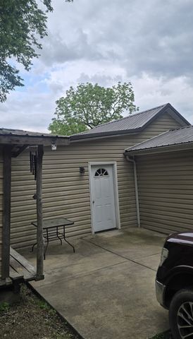 862 W Madison St, Pulaski, TN 38478