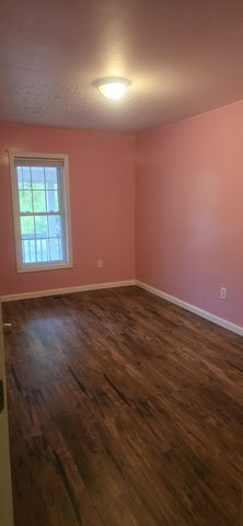 862 W Madison St, Pulaski, TN 38478