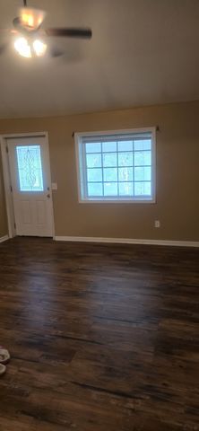 862 W Madison St, Pulaski, TN 38478