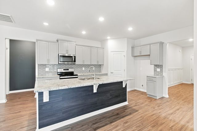 2924 Eckersley Dr, Murfreesboro, TN 37128