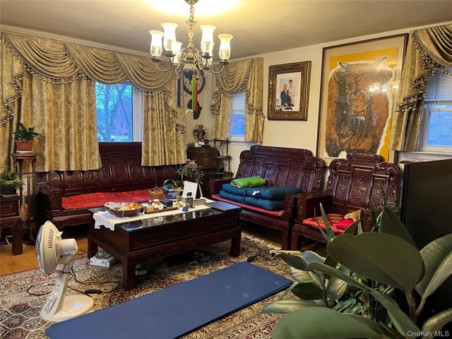 200-07 17 Avenue 1, Bayside, NY 11360