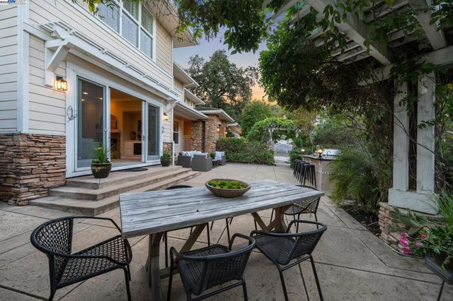 125 Mystic Pl, Alamo, CA 94507