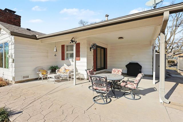 6415 E Rockwood Dr, Wichita, KS 67206