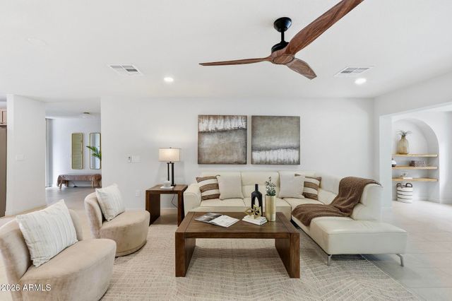 524 W HARMONT Drive, Phoenix, AZ 85021