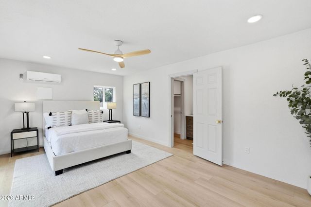 524 W HARMONT Drive, Phoenix, AZ 85021