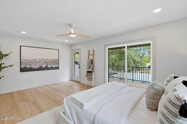 524 W HARMONT Drive, Phoenix, AZ 85021