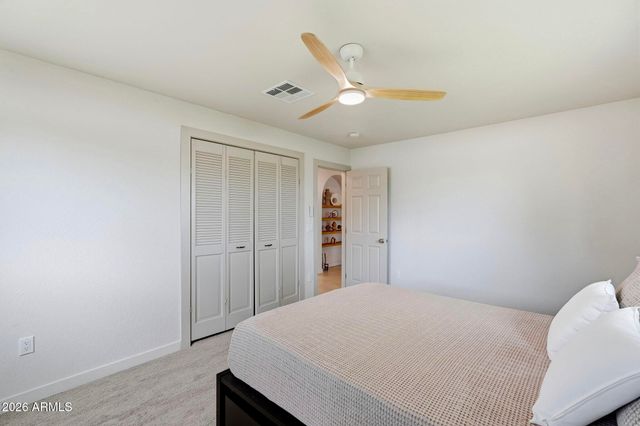 524 W HARMONT Drive, Phoenix, AZ 85021