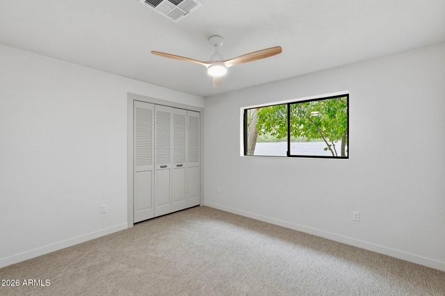 524 W HARMONT Drive, Phoenix, AZ 85021