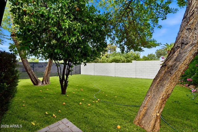524 W HARMONT Drive, Phoenix, AZ 85021