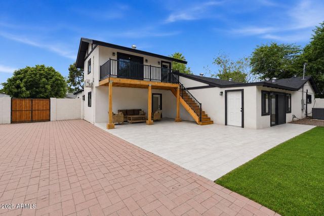 524 W HARMONT Drive, Phoenix, AZ 85021