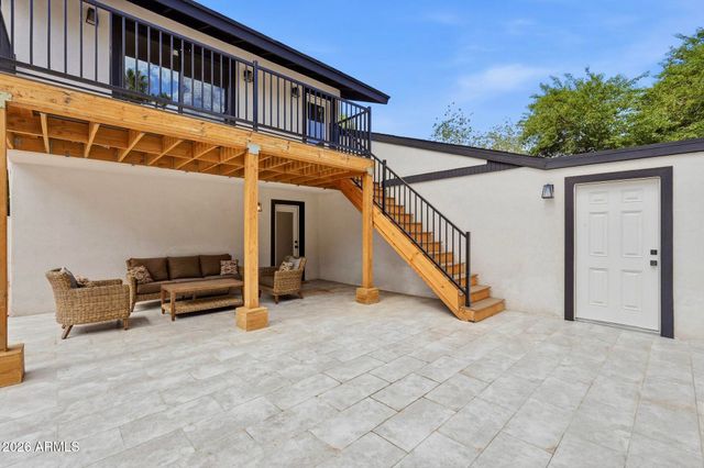 524 W HARMONT Drive, Phoenix, AZ 85021