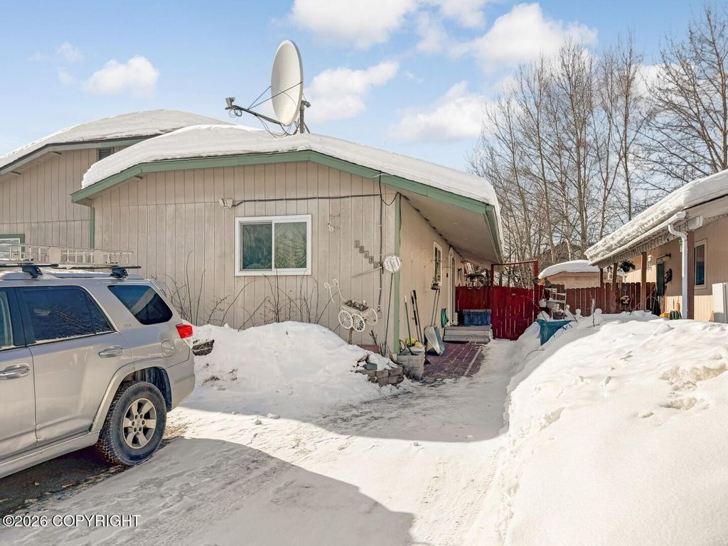 10132 Goose Berry Place, Anchorage, AK 99515