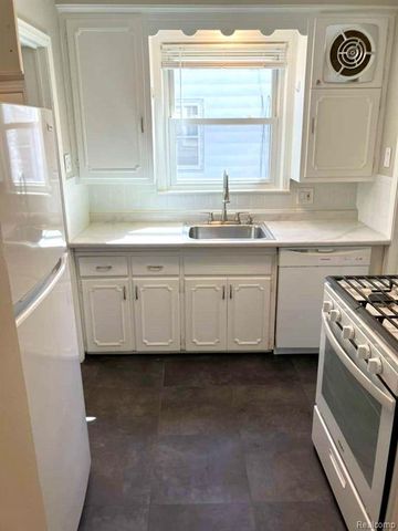 1517 E Chesterfield Street, Ferndale, MI 48220