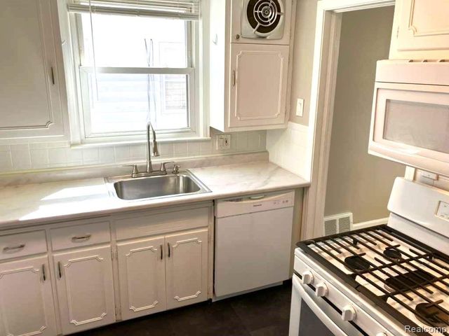 1517 E Chesterfield Street, Ferndale, MI 48220