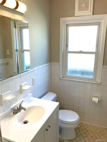 1517 E Chesterfield Street, Ferndale, MI 48220