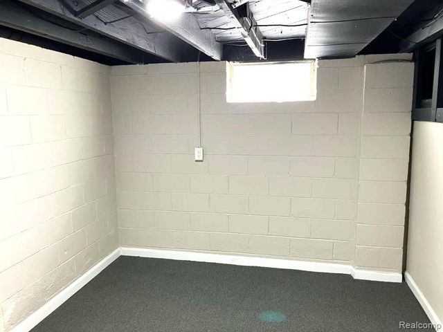 1517 E Chesterfield Street, Ferndale, MI 48220
