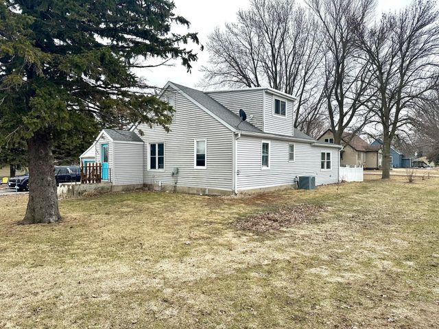 607 Main Street, Hartland, MN 56042