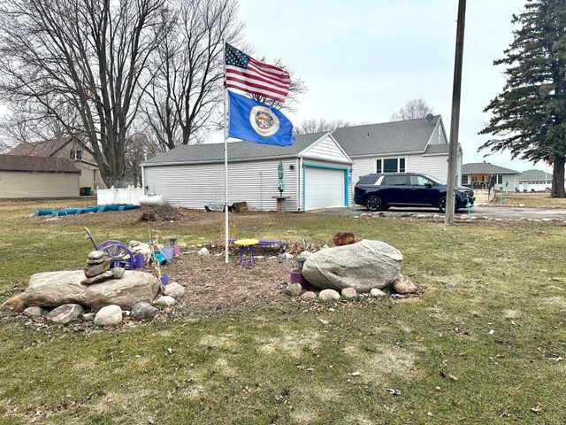 607 Main Street, Hartland, MN 56042