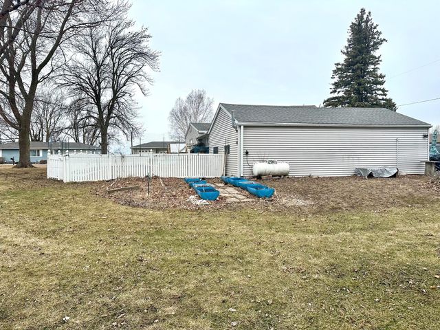 607 Main Street, Hartland, MN 56042