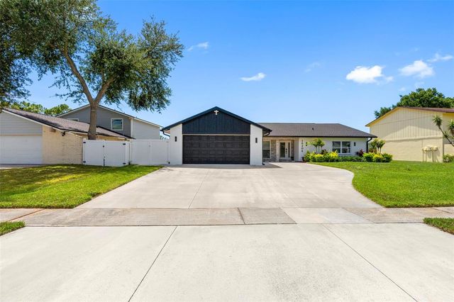 16206 W COURSE DRIVE, Tampa, FL 33624