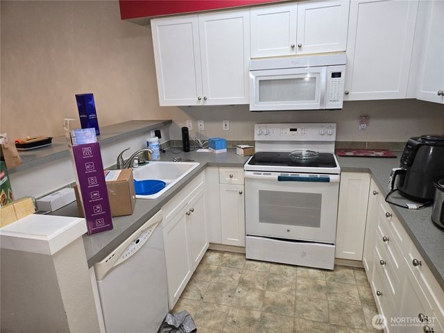 15026 40th Avenue W #8-202, Lynnwood, WA 98087