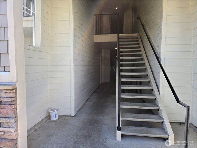 15026 40th Avenue W #8-202, Lynnwood, WA 98087