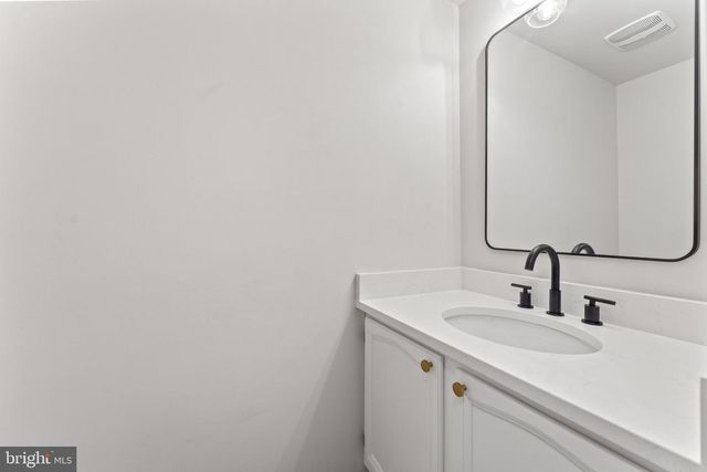 10714 WAKEMAN DR, Fredericksburg, VA 22407