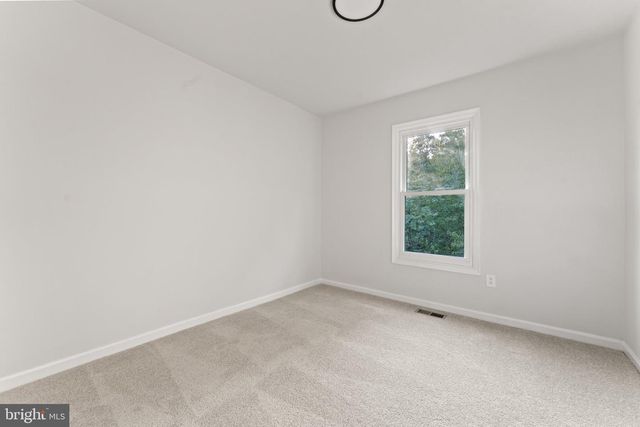 10714 WAKEMAN DR, Fredericksburg, VA 22407