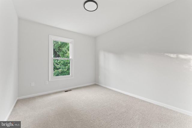 10714 WAKEMAN DR, Fredericksburg, VA 22407