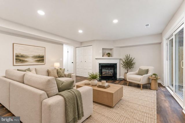10714 WAKEMAN DR, Fredericksburg, VA 22407