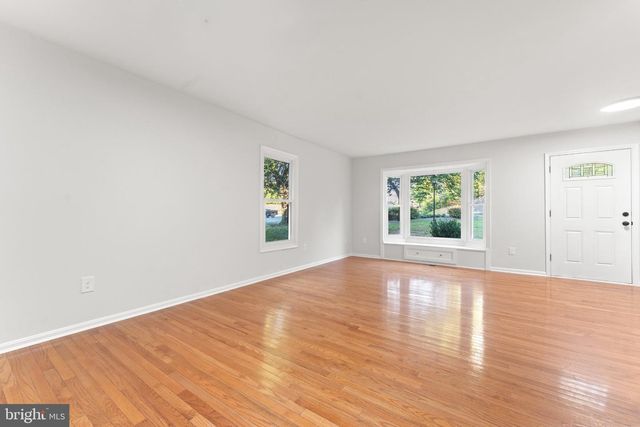 10714 WAKEMAN DR, Fredericksburg, VA 22407