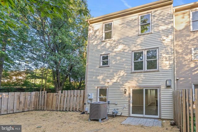 10714 WAKEMAN DR, Fredericksburg, VA 22407