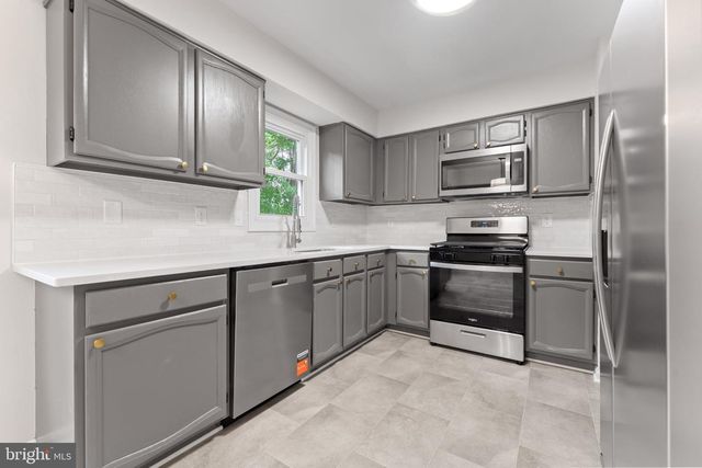 10714 WAKEMAN DR, Fredericksburg, VA 22407