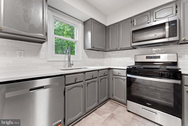 10714 WAKEMAN DR, Fredericksburg, VA 22407