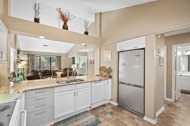 203 Baslow Ct Apt 16D, Myrtle Beach, SC 29572