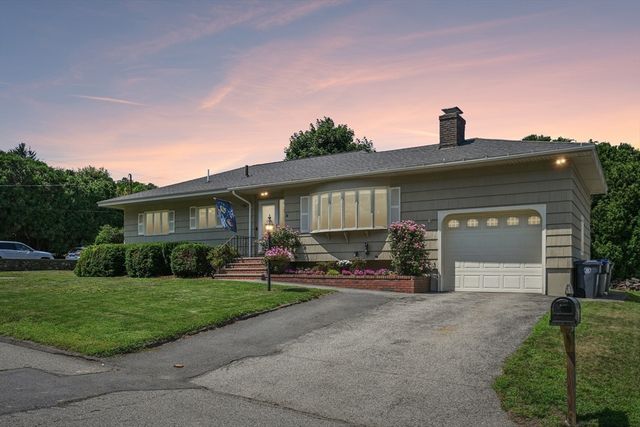 34 Duston Dr, Methuen, MA 01844