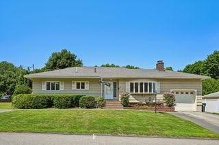 34 Duston Dr, Methuen, MA 01844