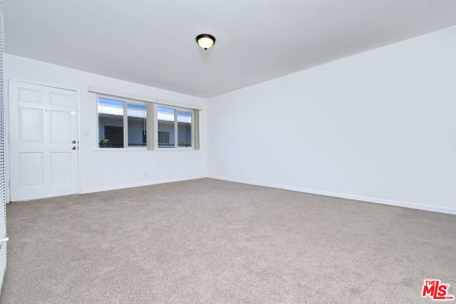 9301 Darby Avenue, Northridge (los Angeles), CA 91325