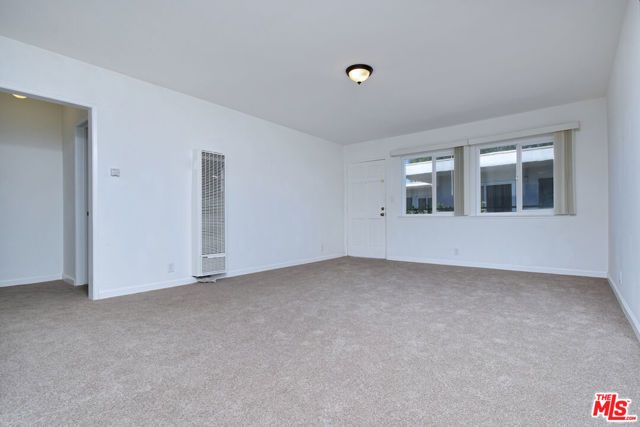 9301 Darby Avenue, Northridge (los Angeles), CA 91325