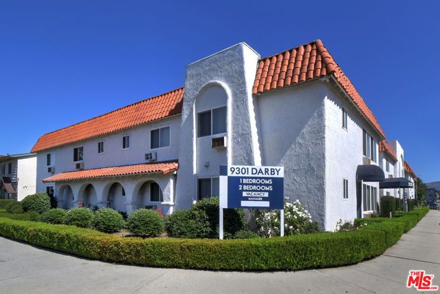 9301 Darby Avenue, Northridge (los Angeles), CA 91325