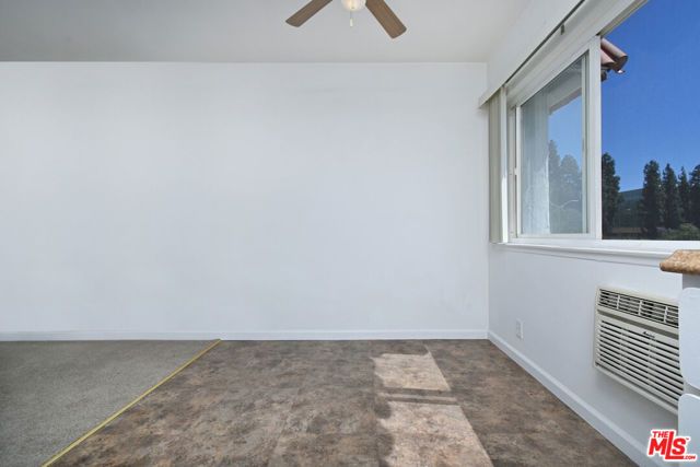 9301 Darby Avenue, Northridge (los Angeles), CA 91325