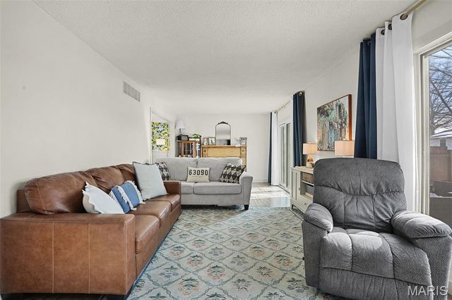 51 Berkshire Drive, Washington, MO 63090