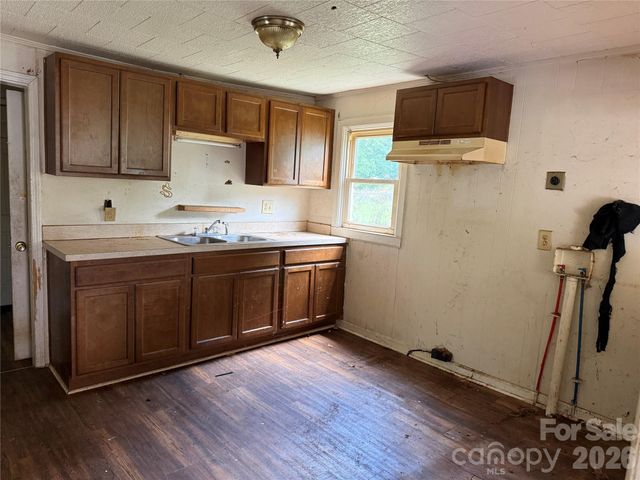 712 N Myrtle Street, Gastonia, NC 28052