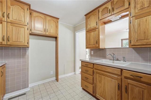 2012 S Ralston Avenue, Independence, MO 64052