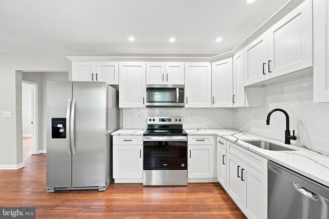 107 BROAD AVE, Ewing, NJ 08618