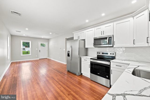 107 BROAD AVE, Ewing, NJ 08618