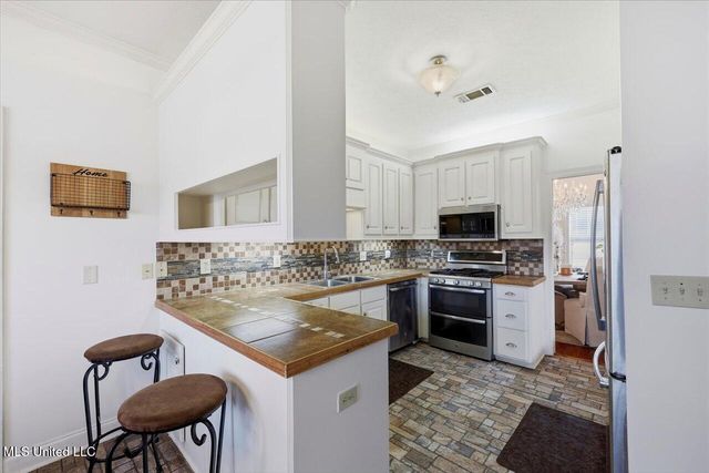 5301 Gardens Way, Byram, MS 39272